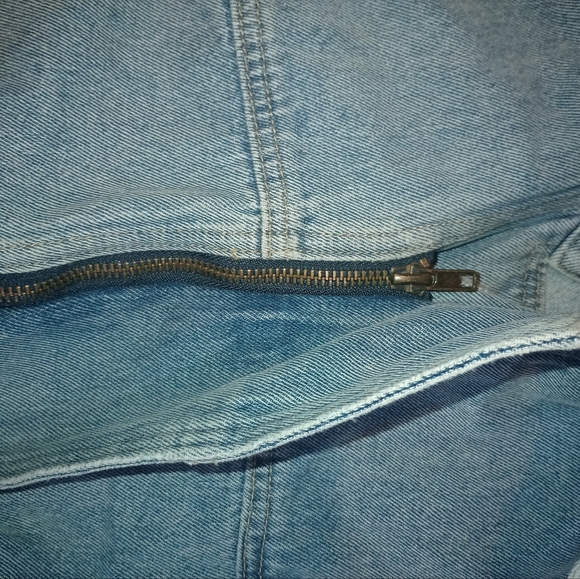 Pink Lily, small collared cropped jeans zip jacket - Picture 6 of 6